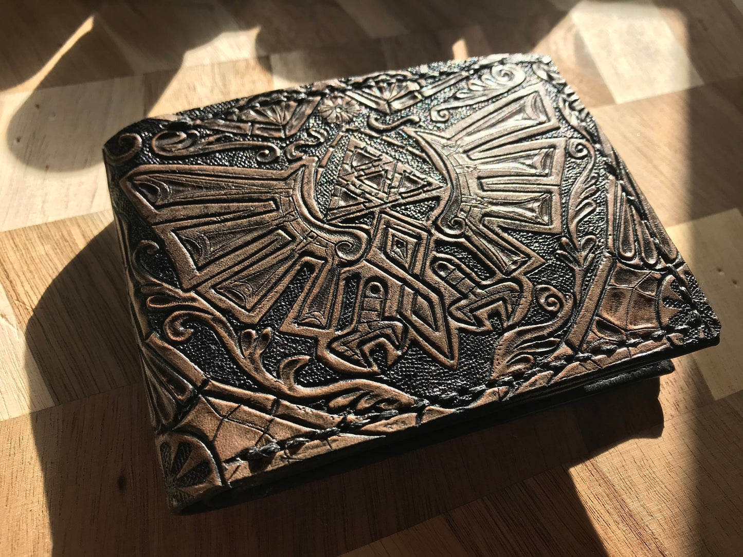 Wind Waker stained glass Hyrule Crest leather wallet- Brown colour - Leather Bifold Wallet - Handcrafted Legend of Zelda Wallet -