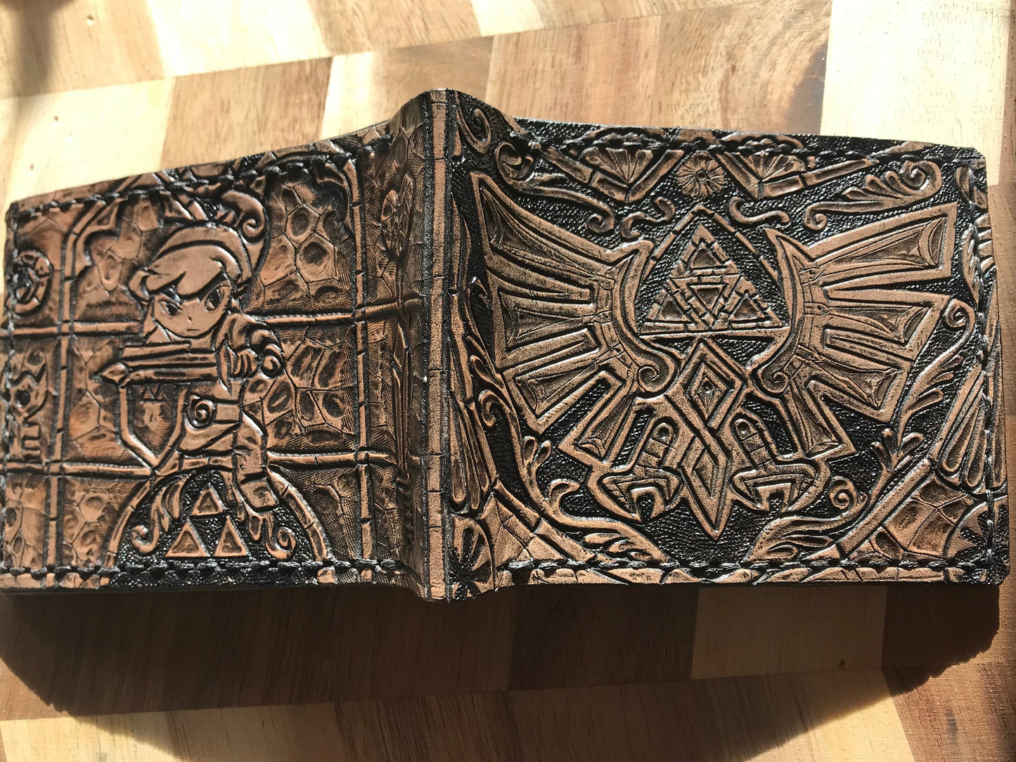 Wind Waker stained glass Hyrule Crest leather wallet- Brown colour - Leather Bifold Wallet - Handcrafted Legend of Zelda Wallet -