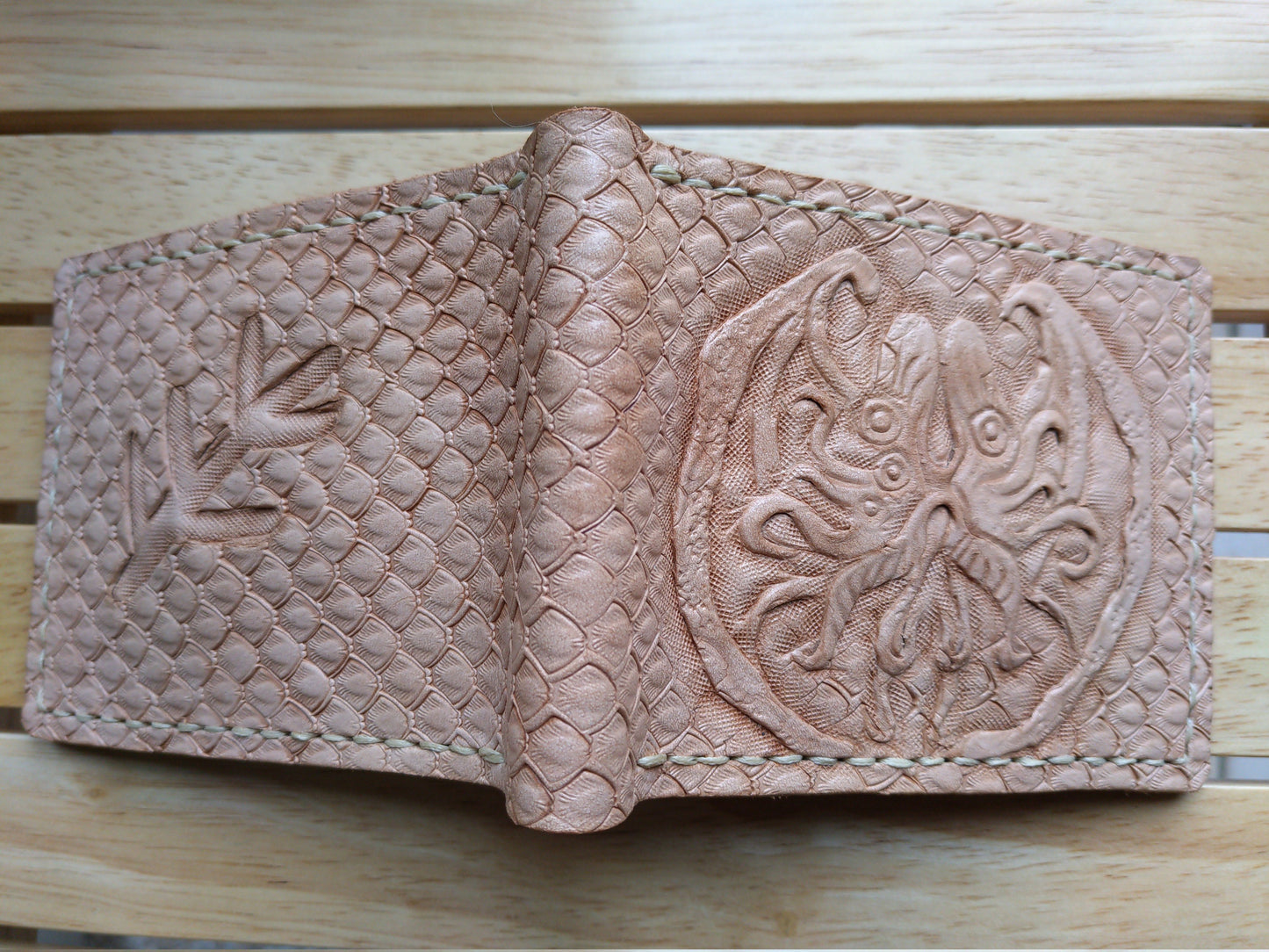 Cthulhu emblem - tan version - no paint - Leather wallet.
