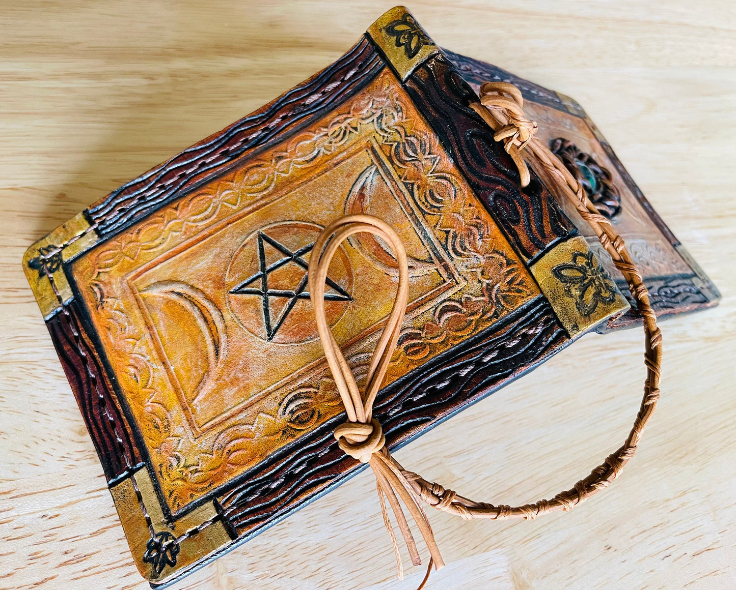Spell book style wallet - Green Eye Gem - Mystic - Leather wallet.
