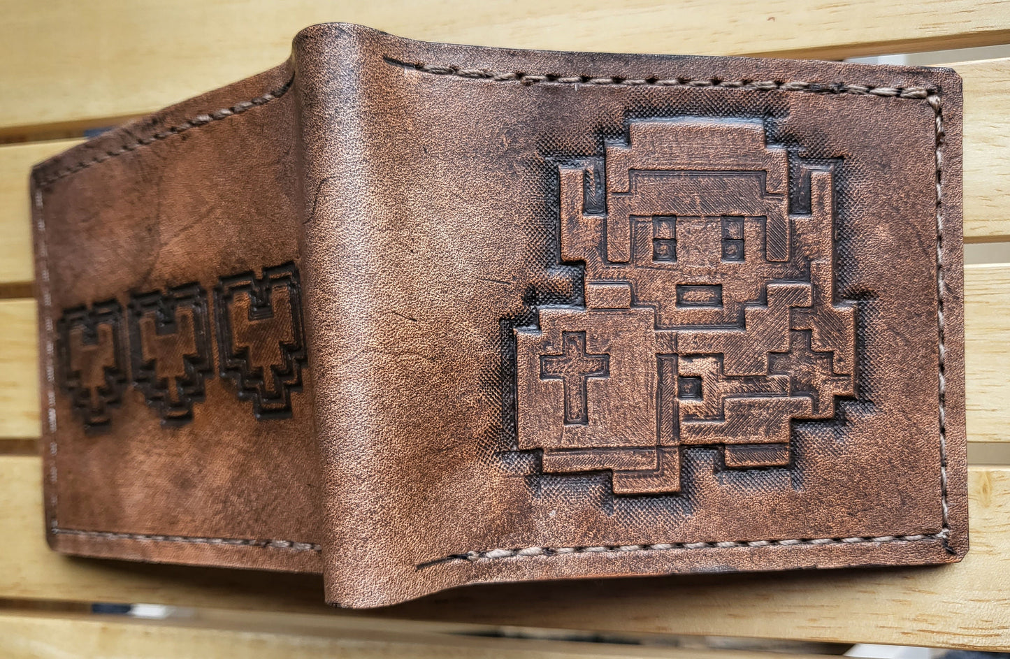 Pixel Link and Heart containers- leather wallet - Leather Bifold Wallet - Handcrafted Legend of Zelda Wallet - Link Wallet