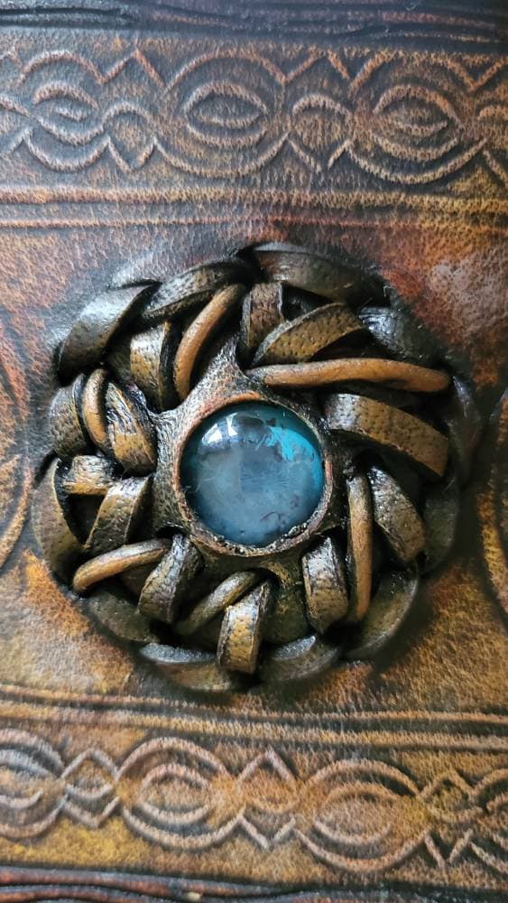 Spell book style wallet - Mystic - Leather wallet.