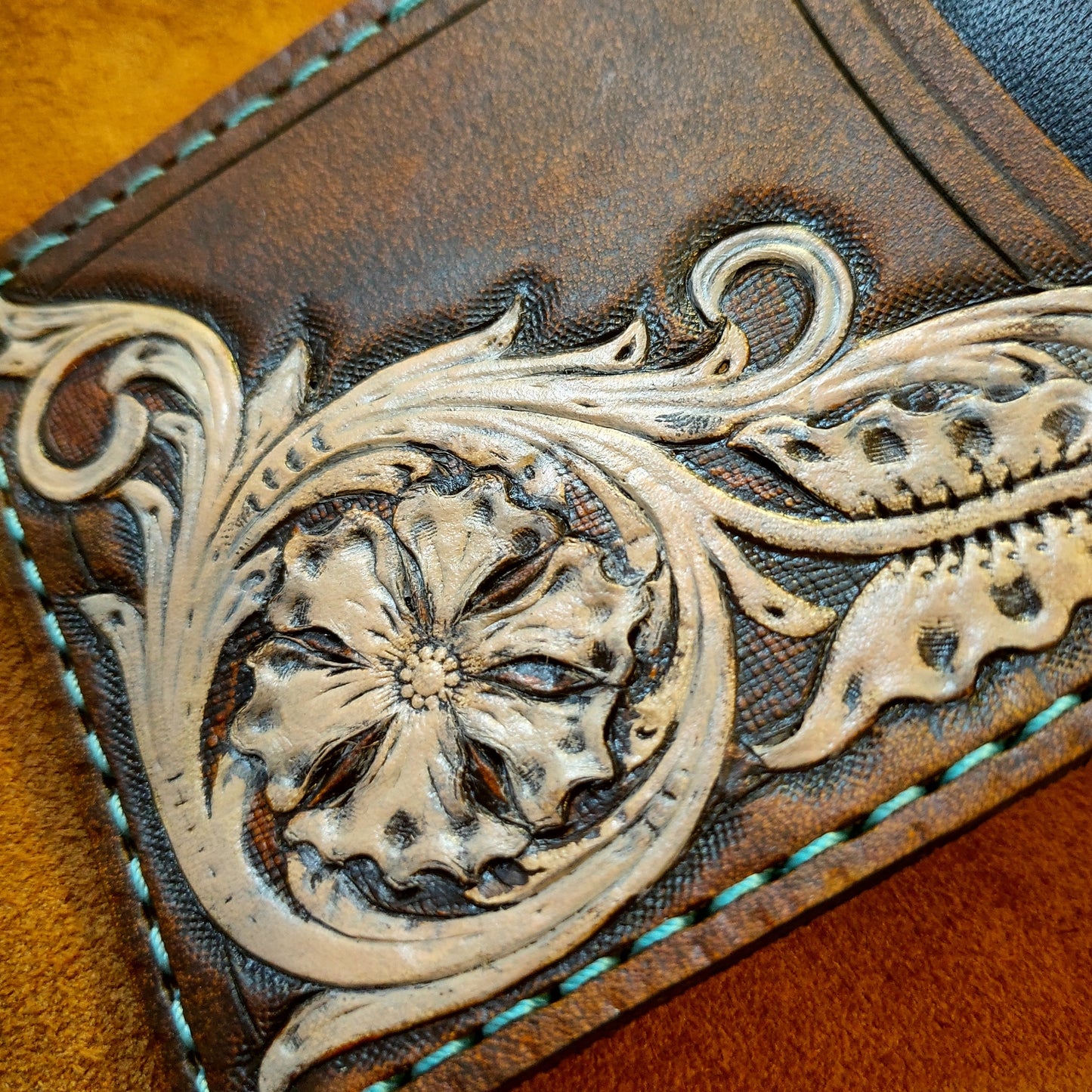 Hyrule Crest leather wallet- filagree version - Leather Bifold Wallet - Handcrafted Legend of Zelda Wallet - Link Wallet