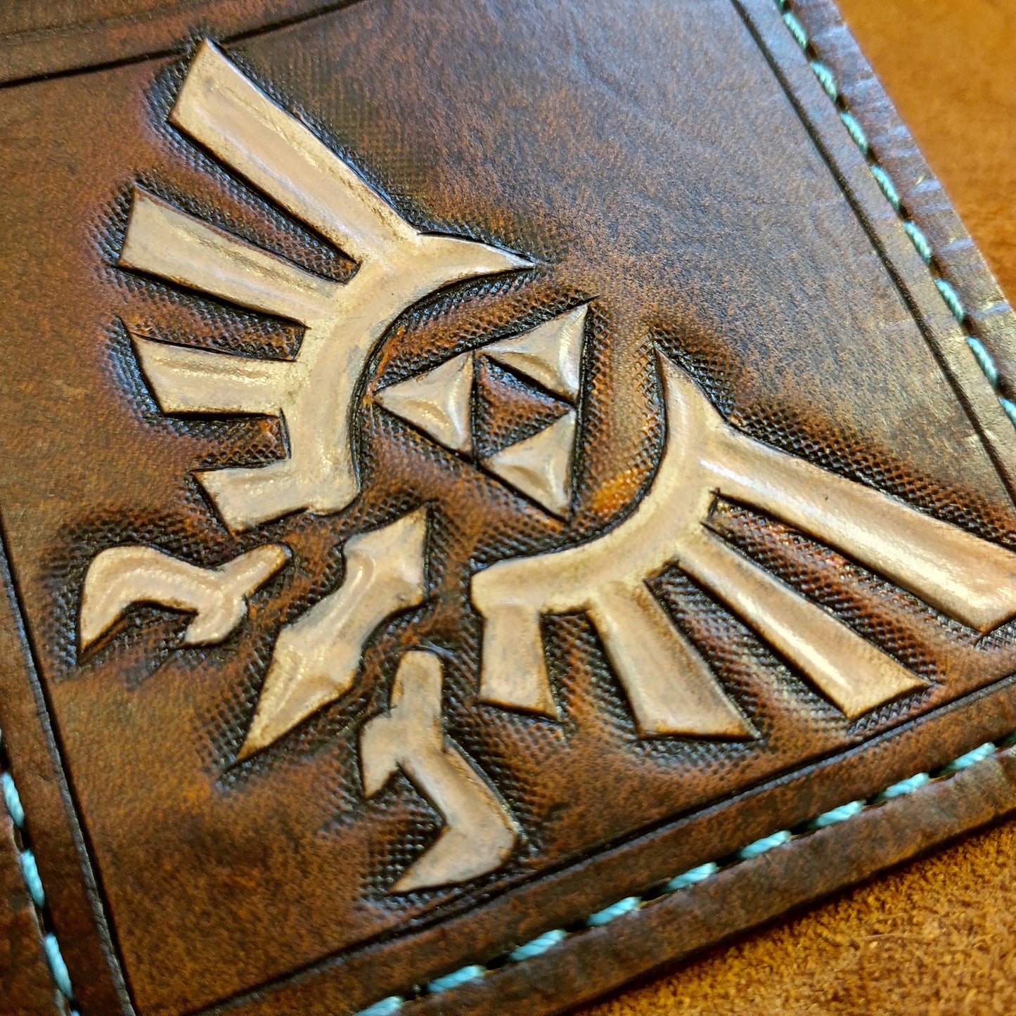 Hyrule Crest leather wallet- filagree version - Leather Bifold Wallet - Handcrafted Legend of Zelda Wallet - Link Wallet