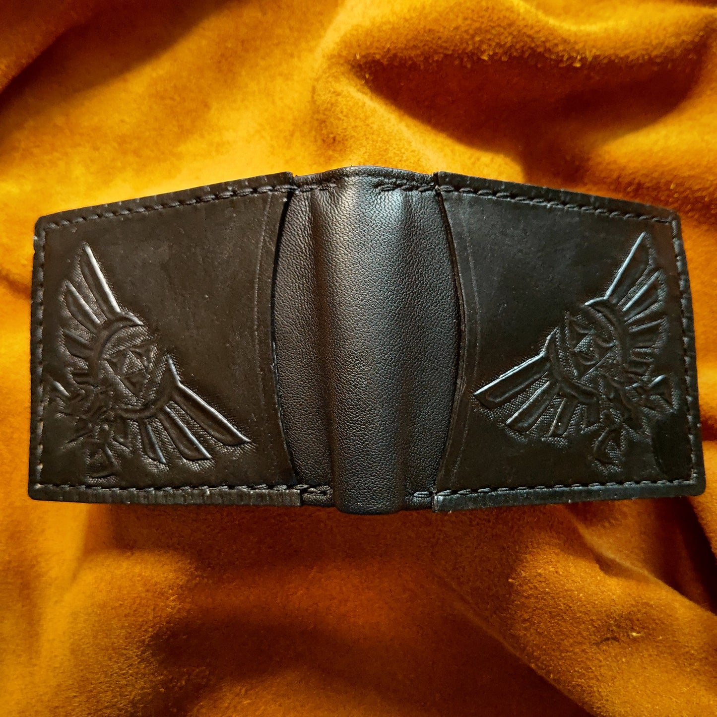 Double Hyrule Crest leather wallet- Leather Bifold Wallet - Handcrafted Legend of Zelda Wallet - Link Wallet