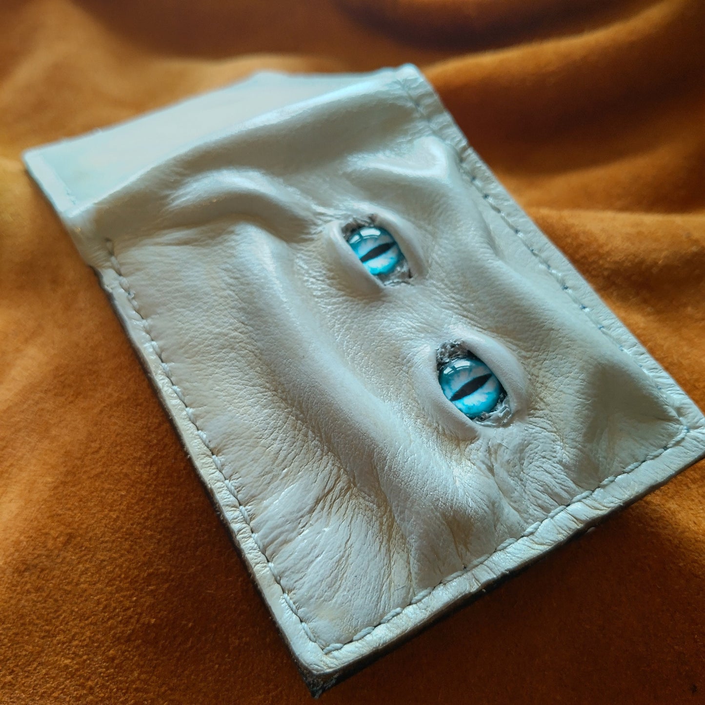 Enderman eyes - Cream Shmuggle face - Necromonicon - Blue eyes - Leather wallet.
