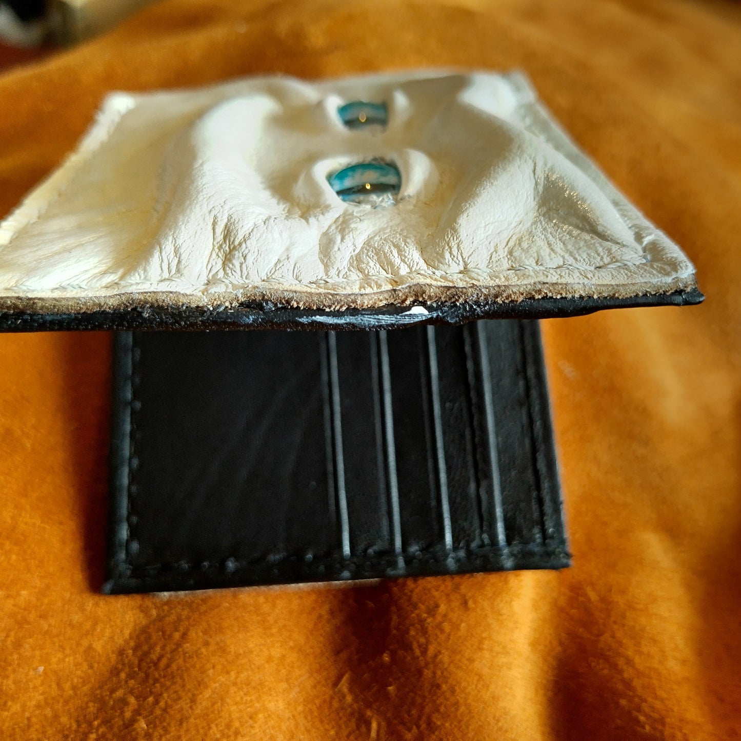 Enderman eyes - Cream Shmuggle face - Necromonicon - Blue eyes - Leather wallet.