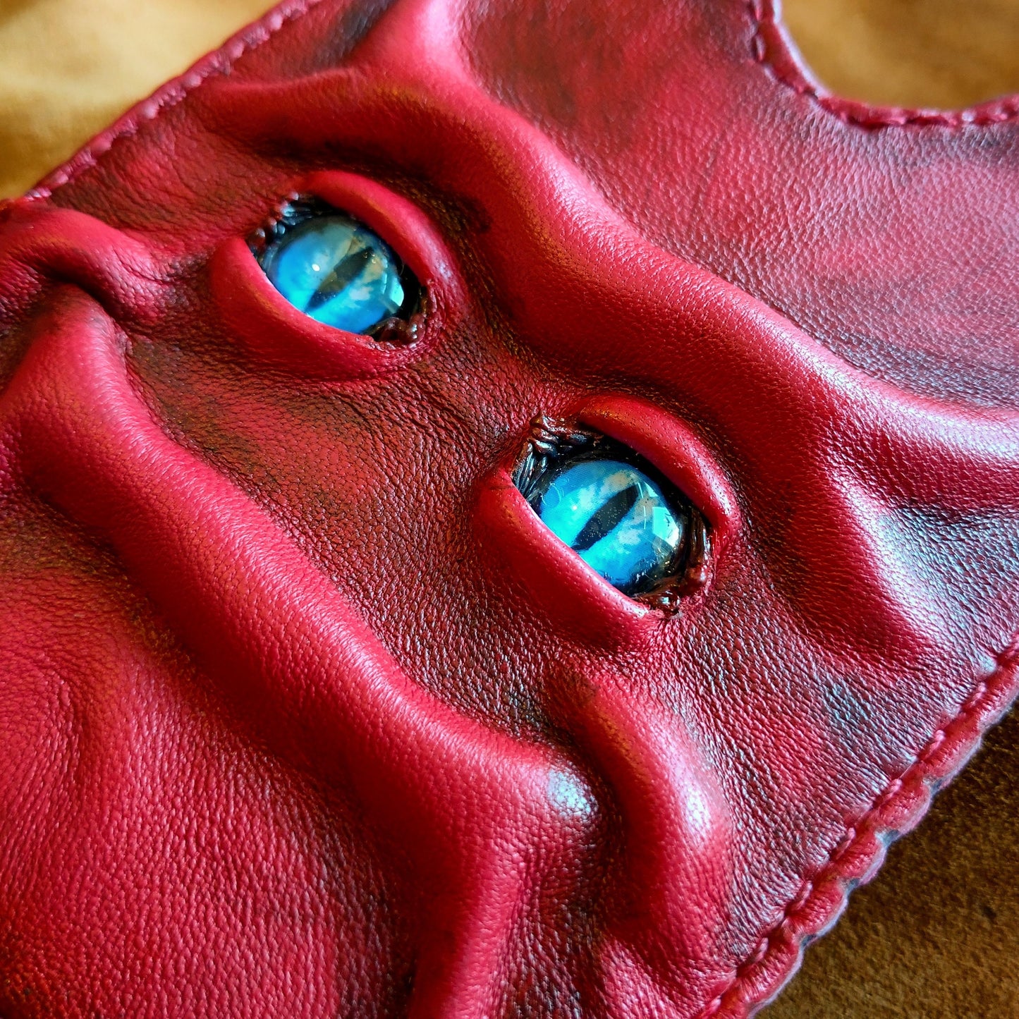 Red Monster face - Passport holder - sleeve