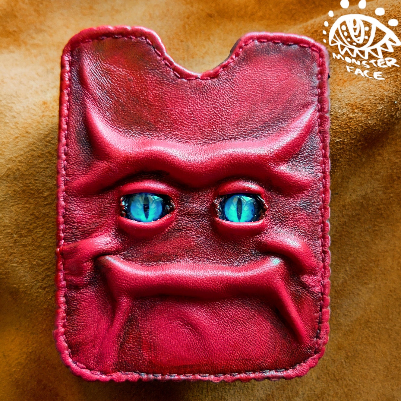 Red Monster face - Passport holder - sleeve
