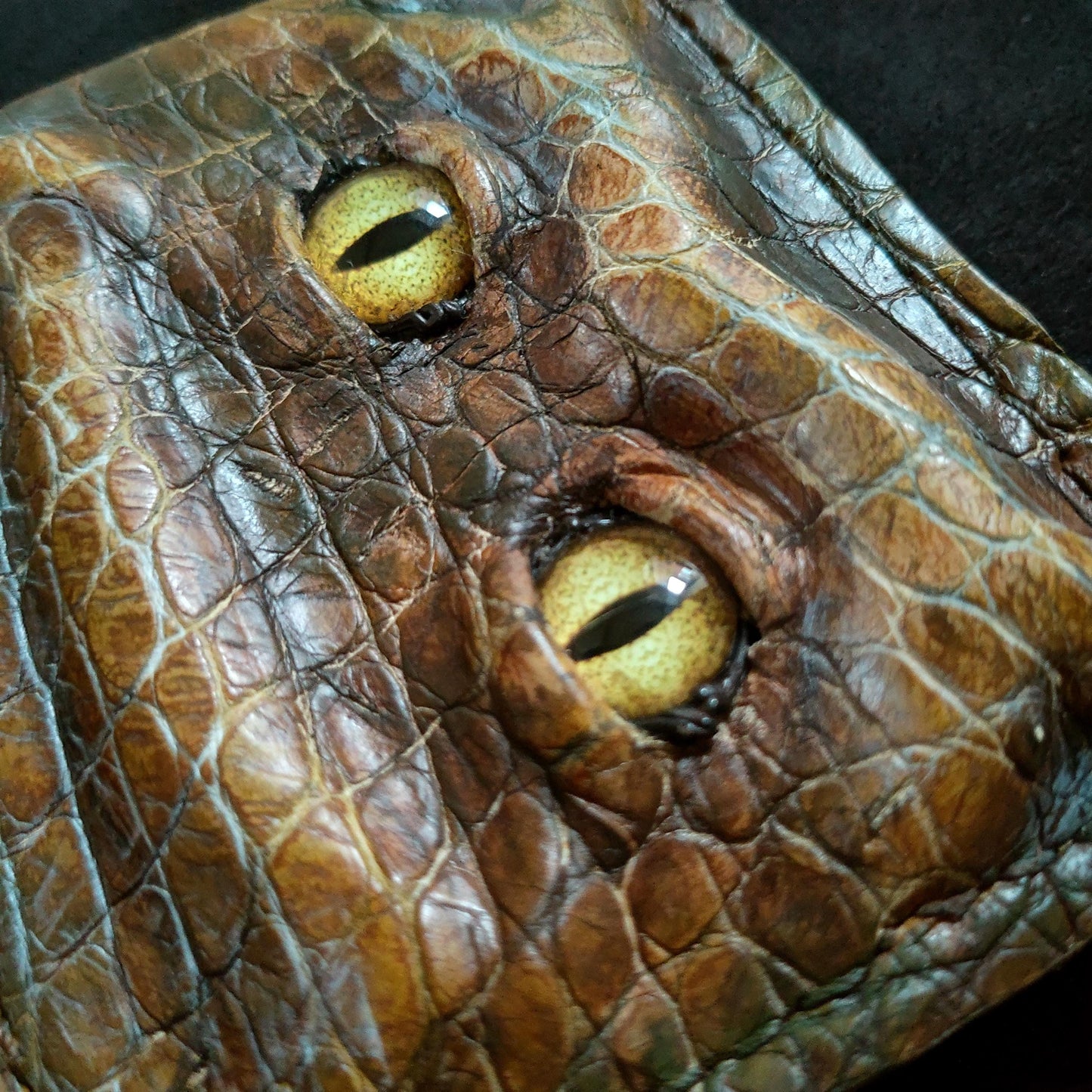 Yellow eyes Scaly Schmuggle face leather wallet - Necromonicon - demon eyes - Leather wallet.