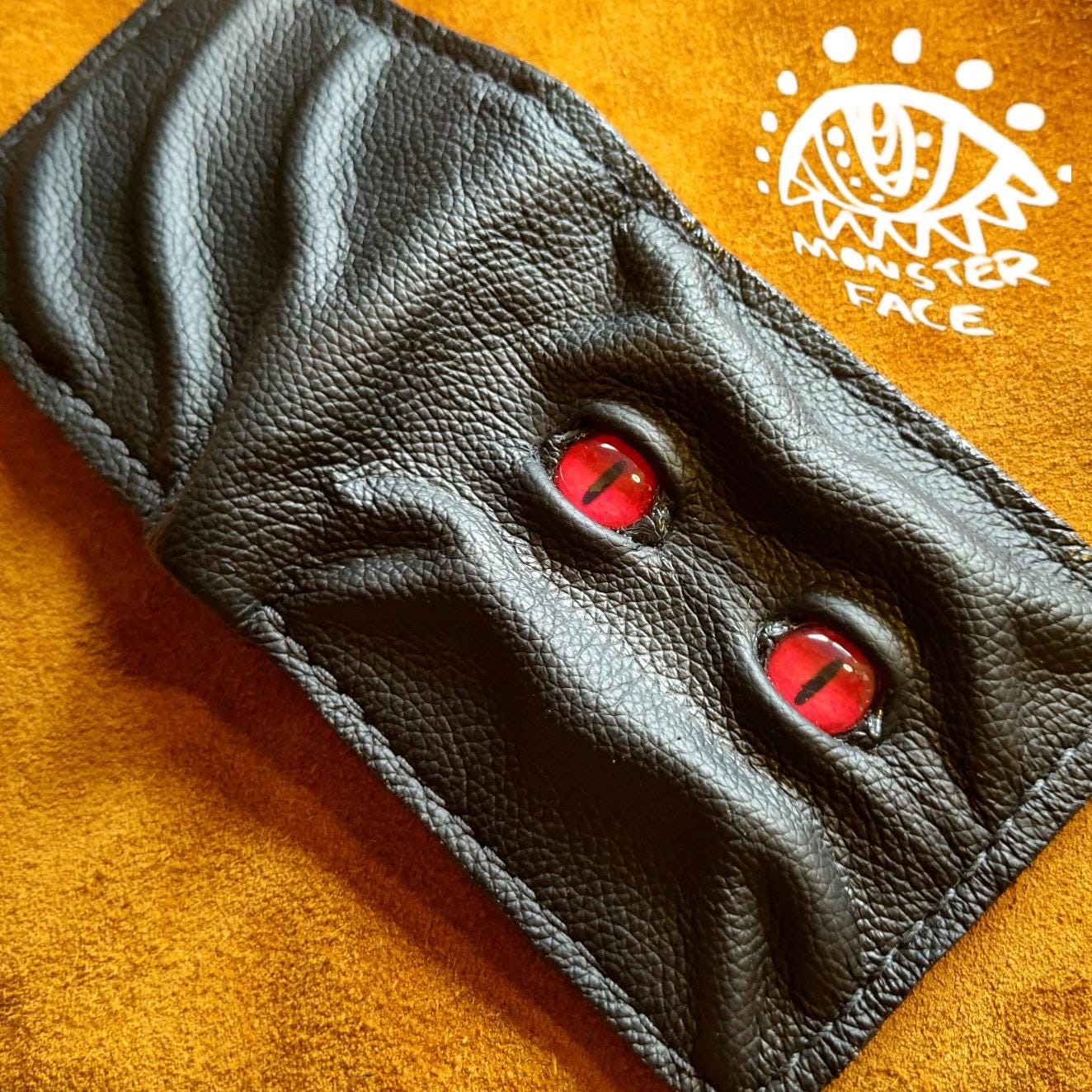 Enderman Red eyes -Grumpy Shmuggle face wallet