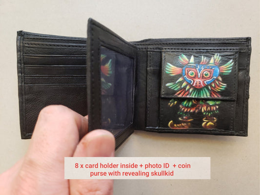 Revealing Skullkid high capacity wallet inside type.