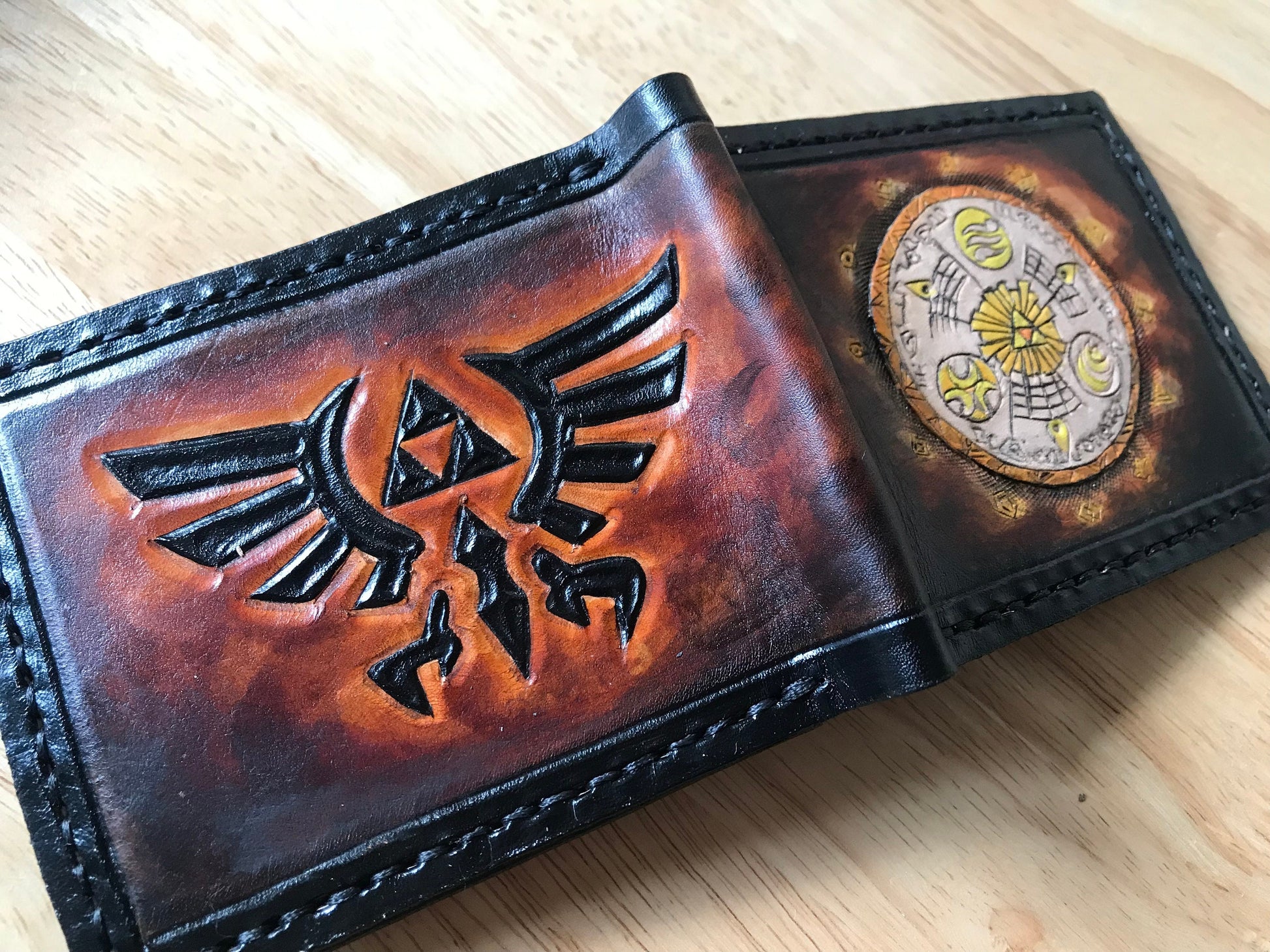 Hyrule Historia leather wallet- Leather Bifold Wallet - Geek Leather Gift - Handcrafted Legend of Zelda Wallet - Link Wallet