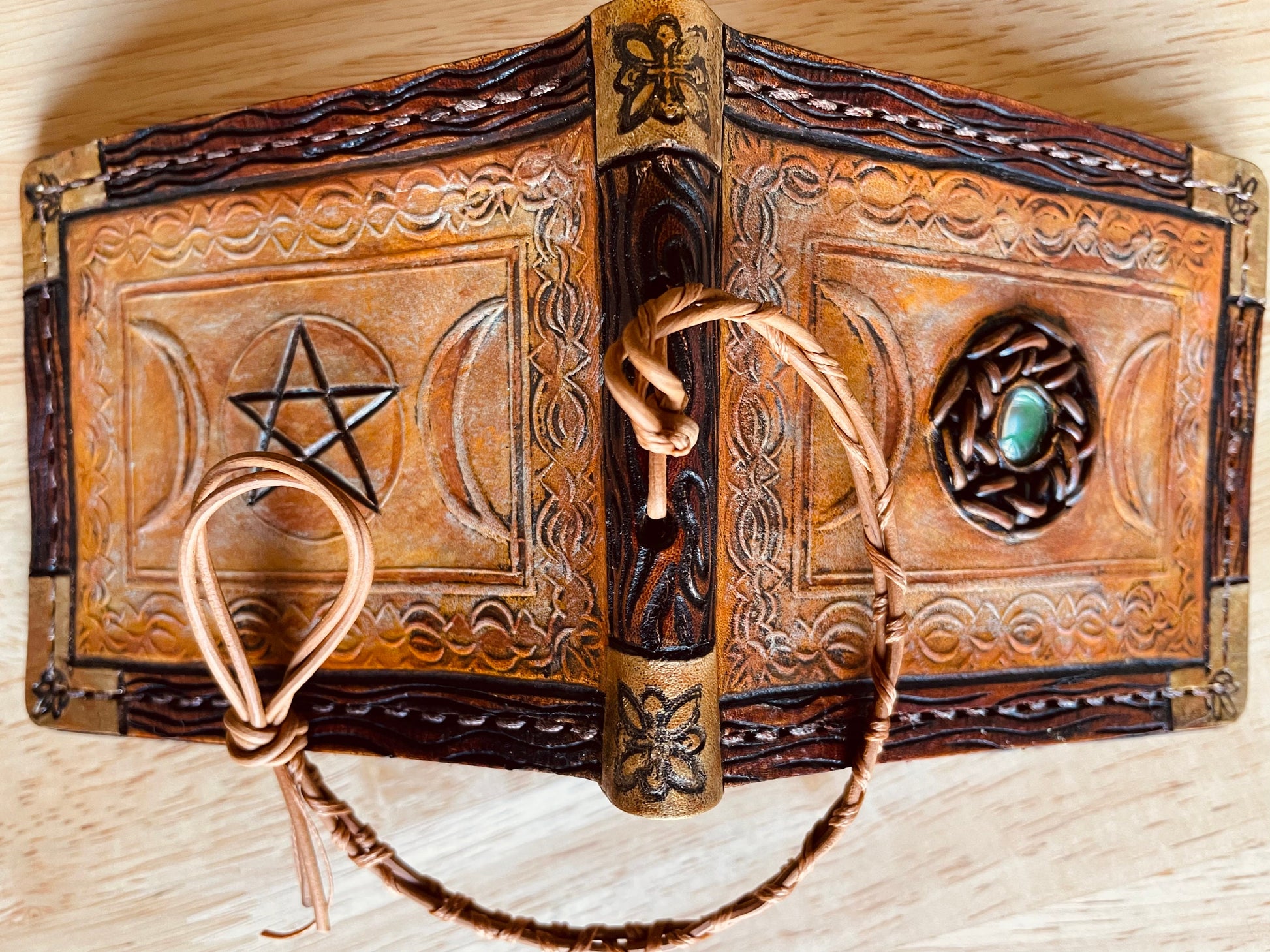 Spell book style wallet - Green Eye Gem - Mystic - Leather wallet.