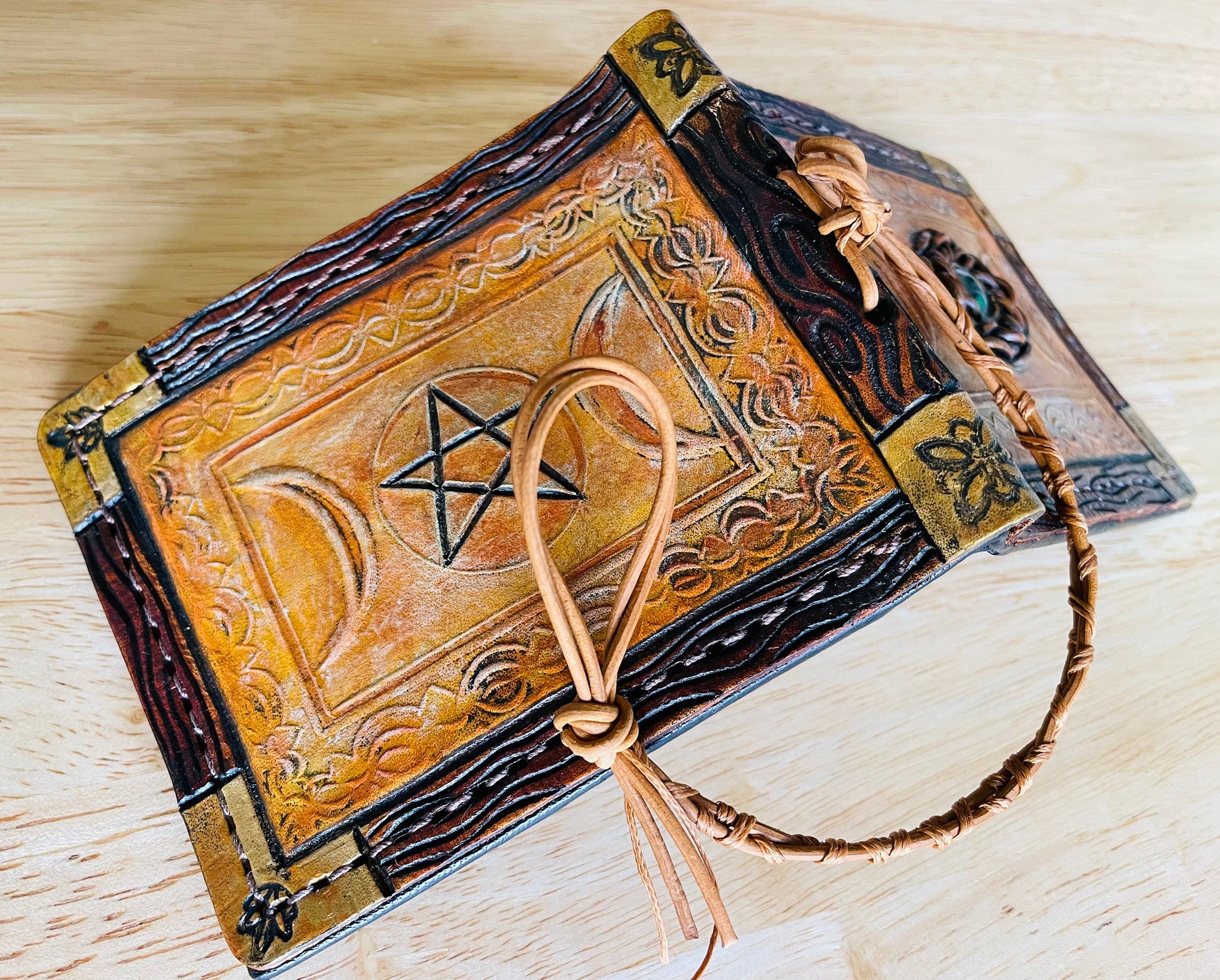 Spell book style wallet - Green Eye Gem - Mystic - Leather wallet.