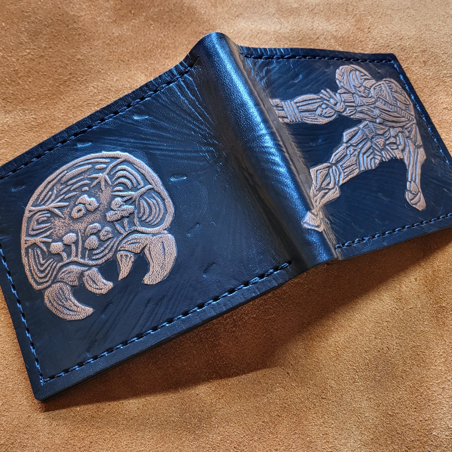 Samus and Metroid - greek pot version - Leather Bifold Wallet - Handcrafted Wallet -
