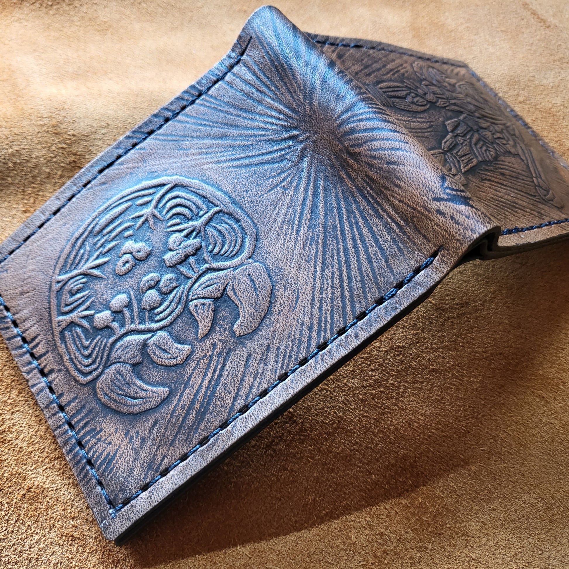 Samus and Metroid - brown version - Leather Bifold Wallet - Handcrafted Wallet -