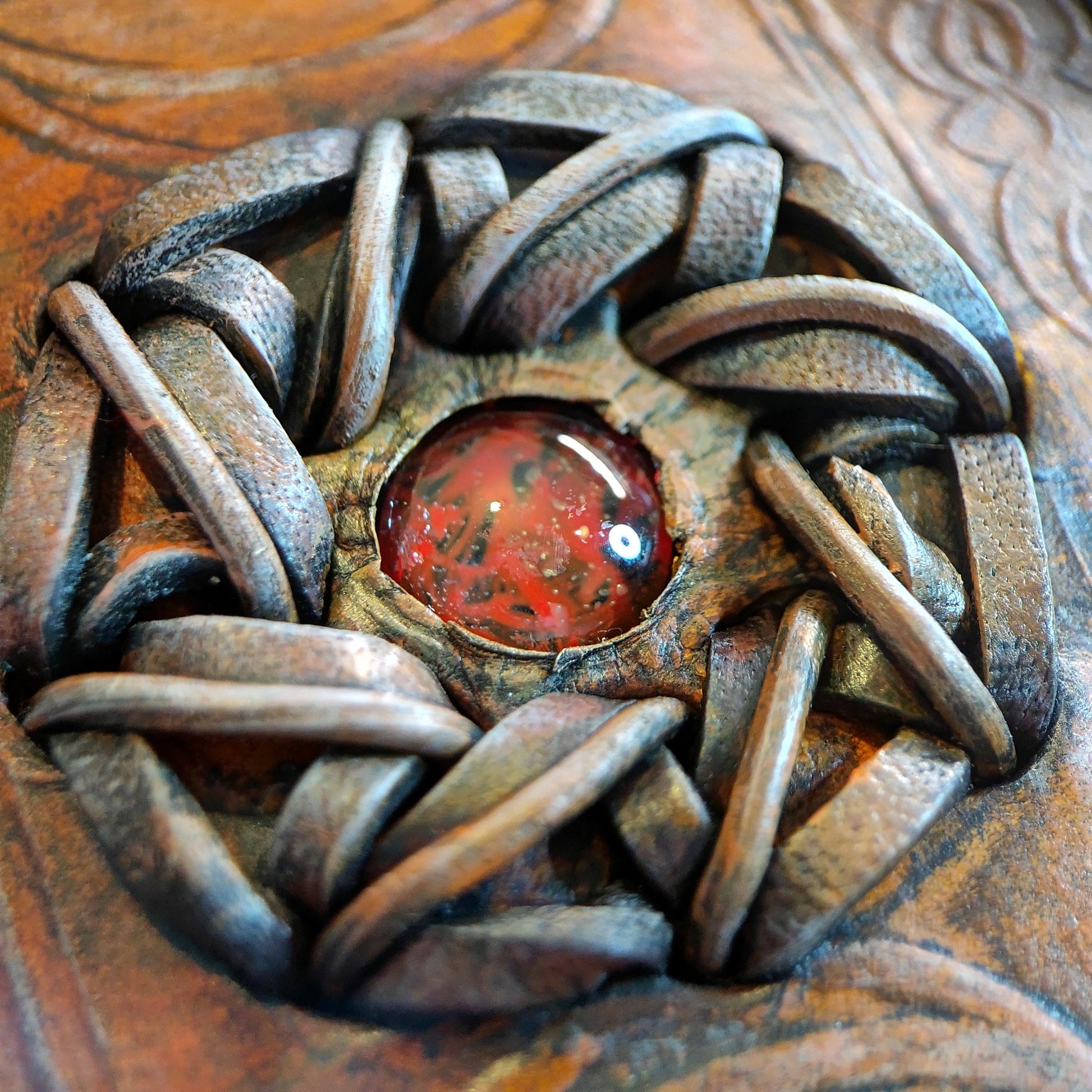 Spell book style wallet red gem version - Mystic - Leather wallet.