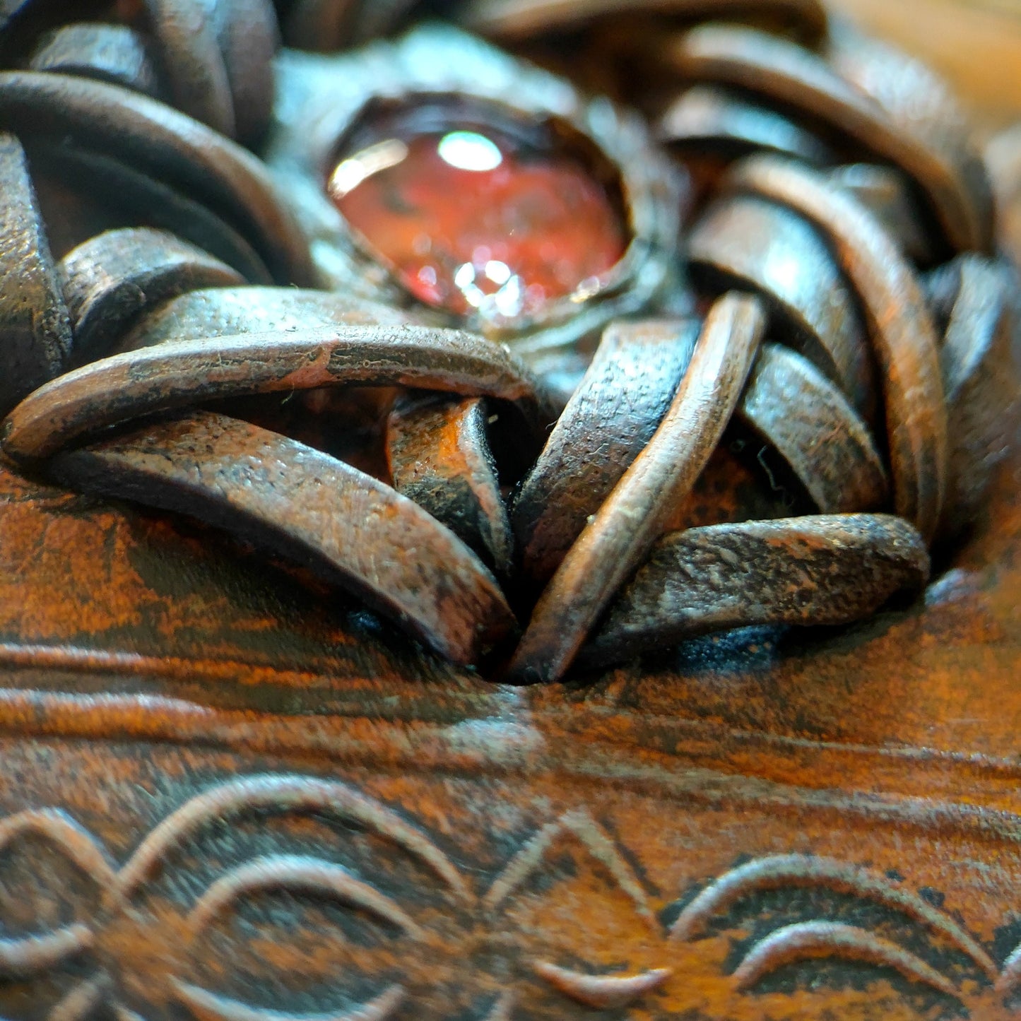 Spell book style wallet red gem version - Mystic - Leather wallet.
