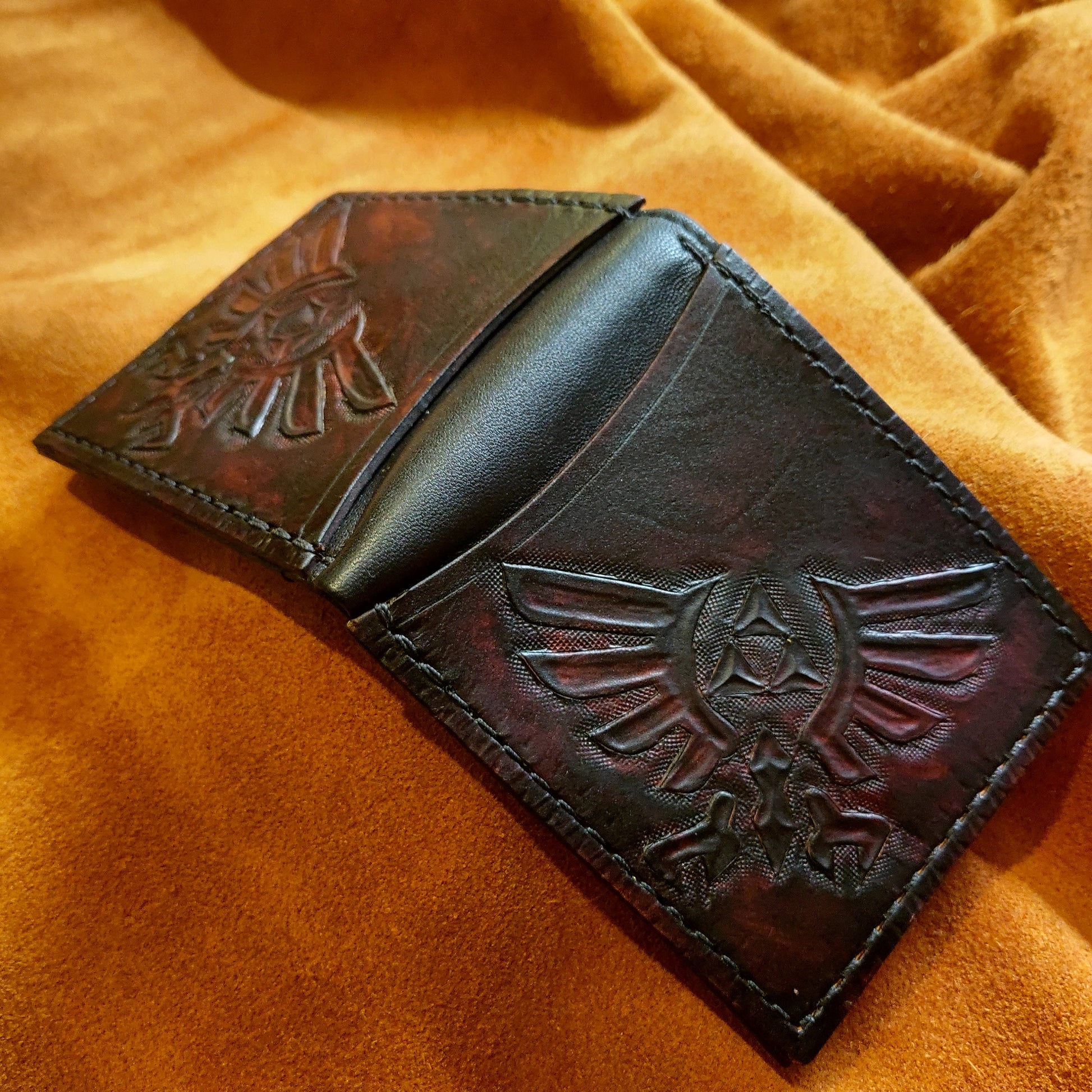 Double Hyrule Crest leather wallet- Dark Brown version - Leather Bifold Wallet - Handcrafted Legend of Zelda Wallet - Link Wallet