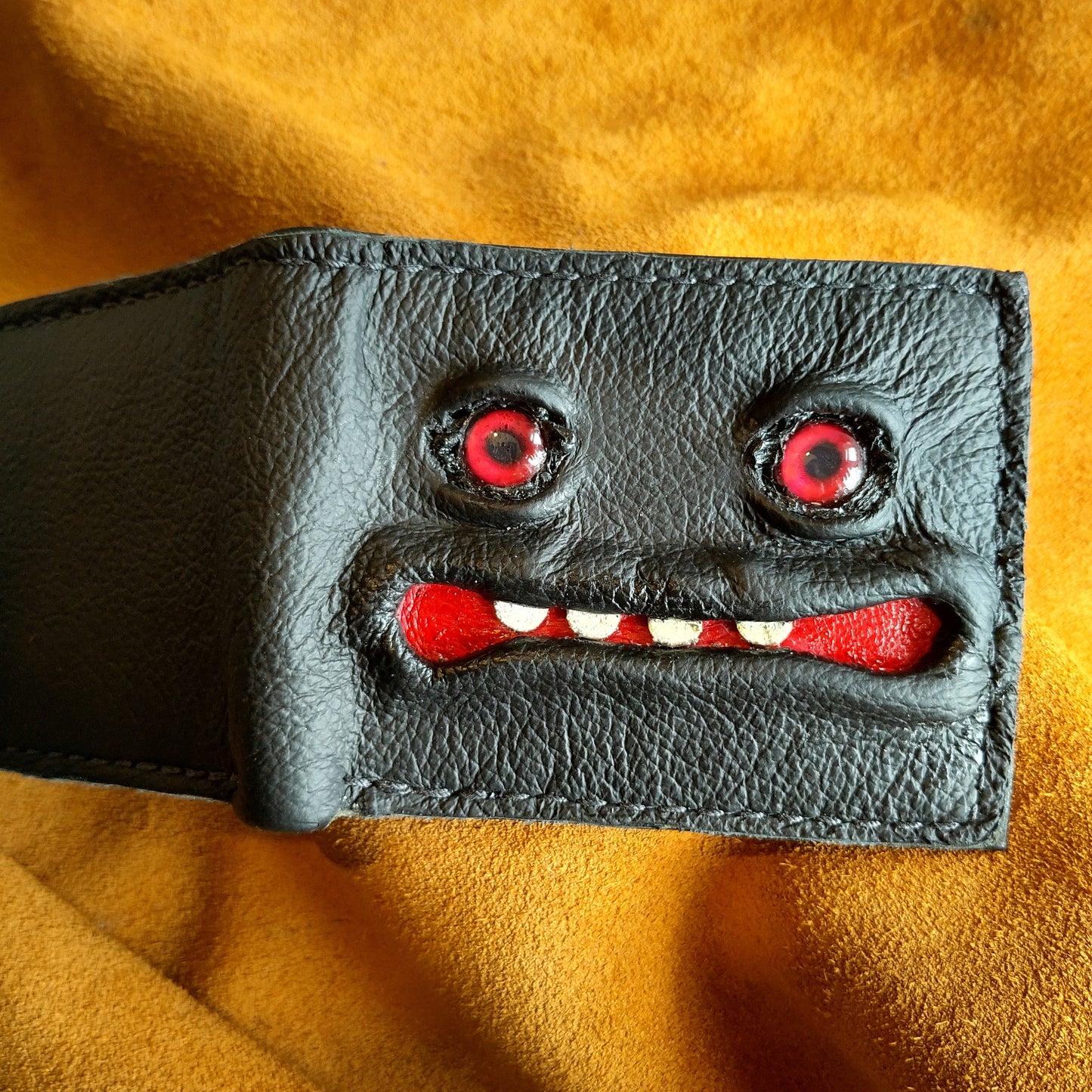 Enderman eyes - Mimic Shmuggle face - Necromonicon - Red eyes - Leather wallet.