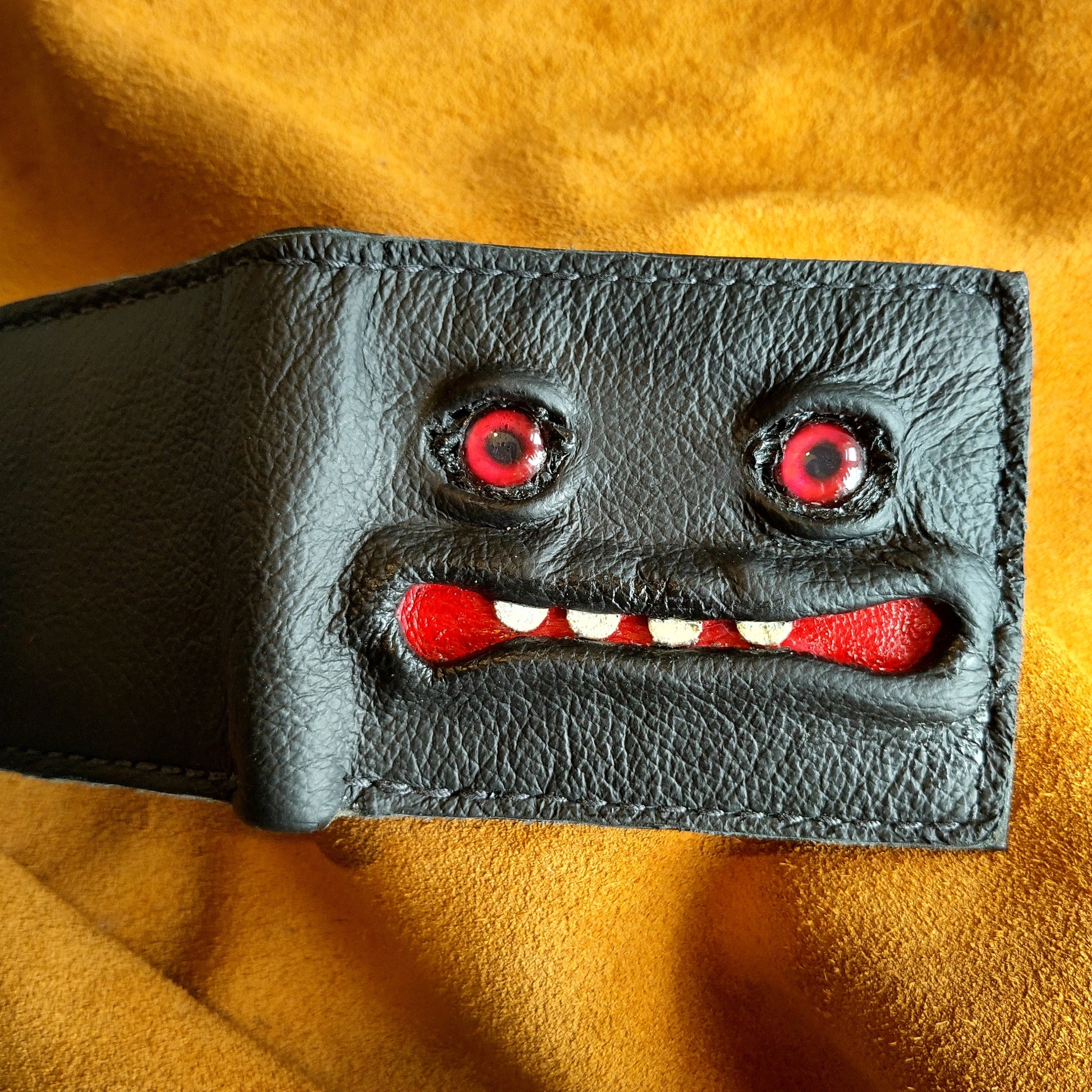 Enderman eyes - Mimic Shmuggle face - Necromonicon - Red eyes - Leather wallet.