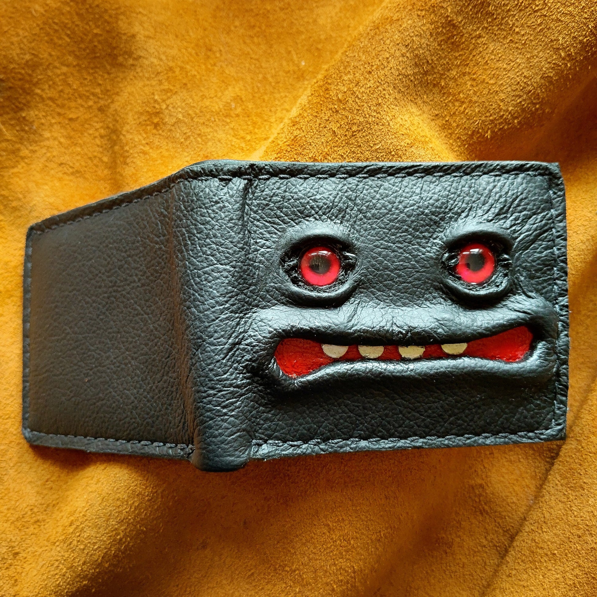 Enderman eyes - Mimic Shmuggle face - Necromonicon - Red eyes - Leather wallet.