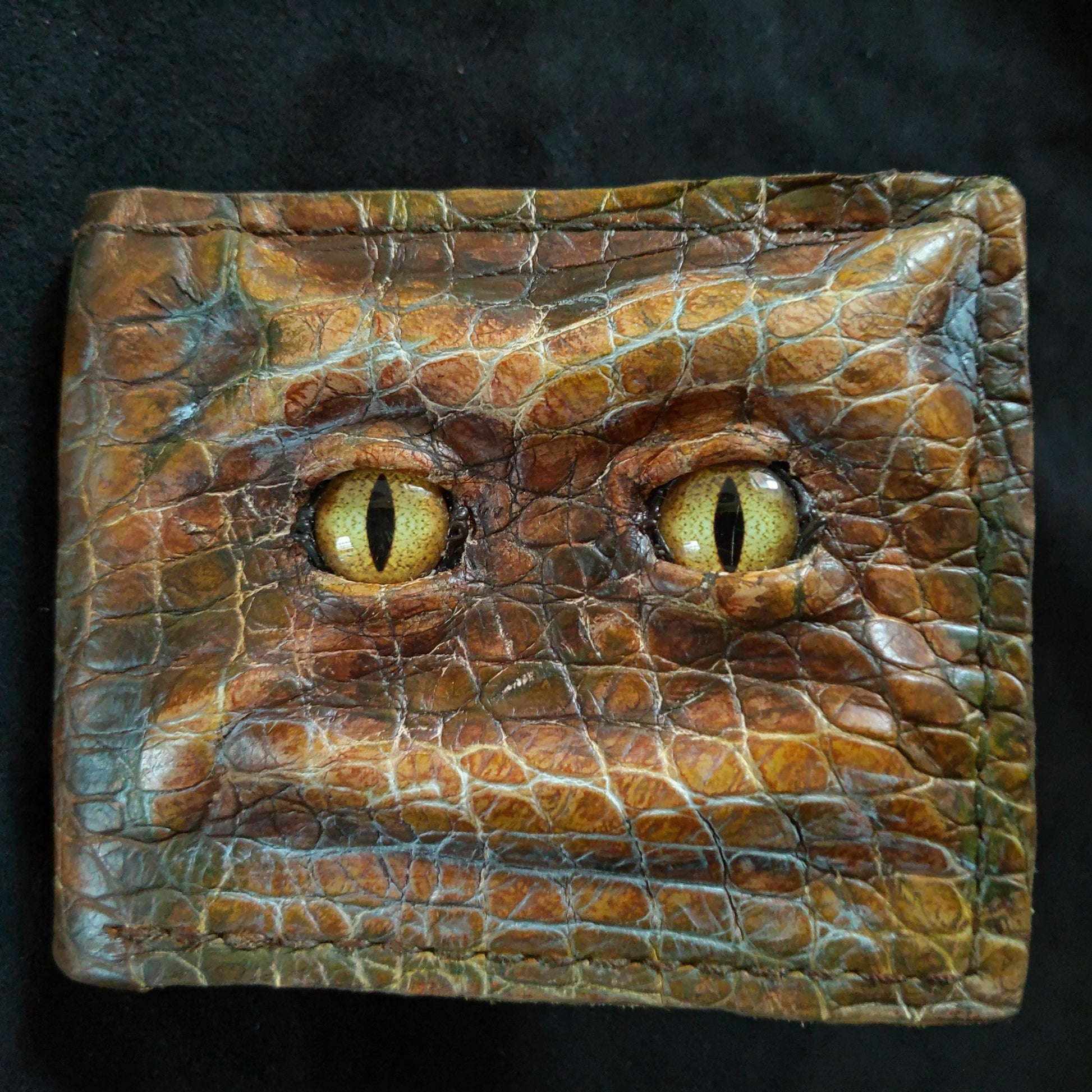 Yellow eyes Scaly Schmuggle face leather wallet - Necromonicon - demon eyes - Leather wallet.