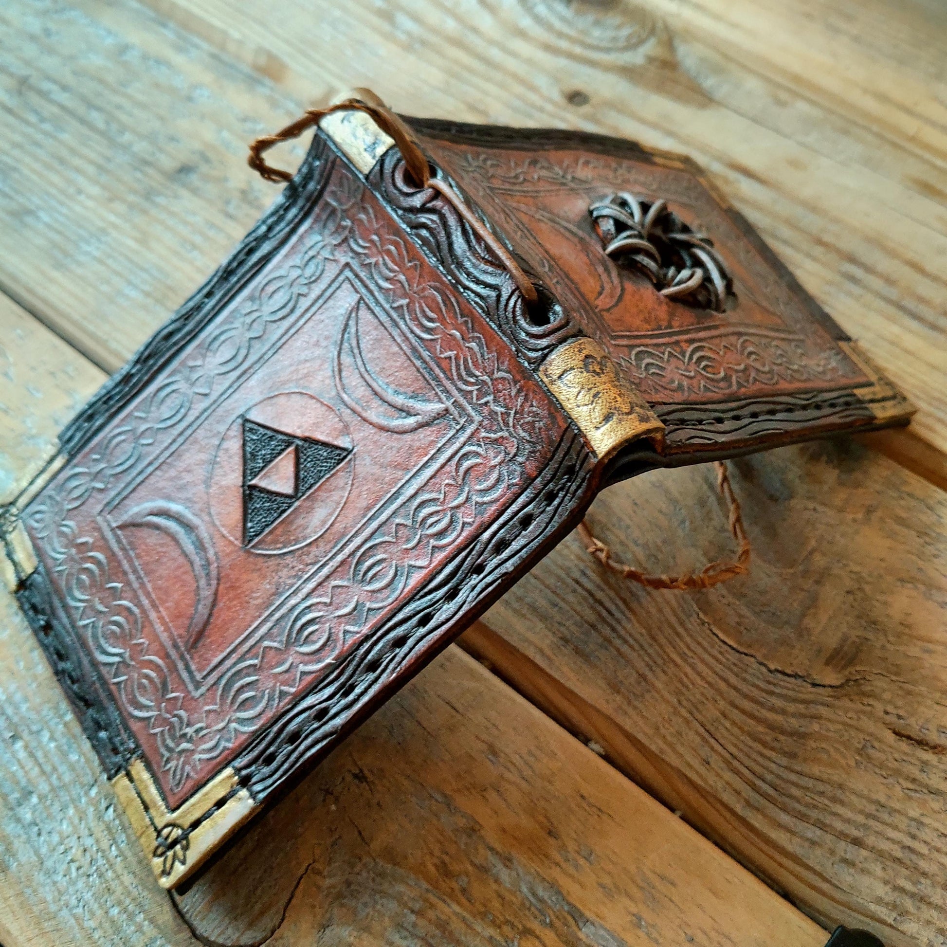 Triforce Spell book style red gem leather wallet - Mystic - Leather wallet.