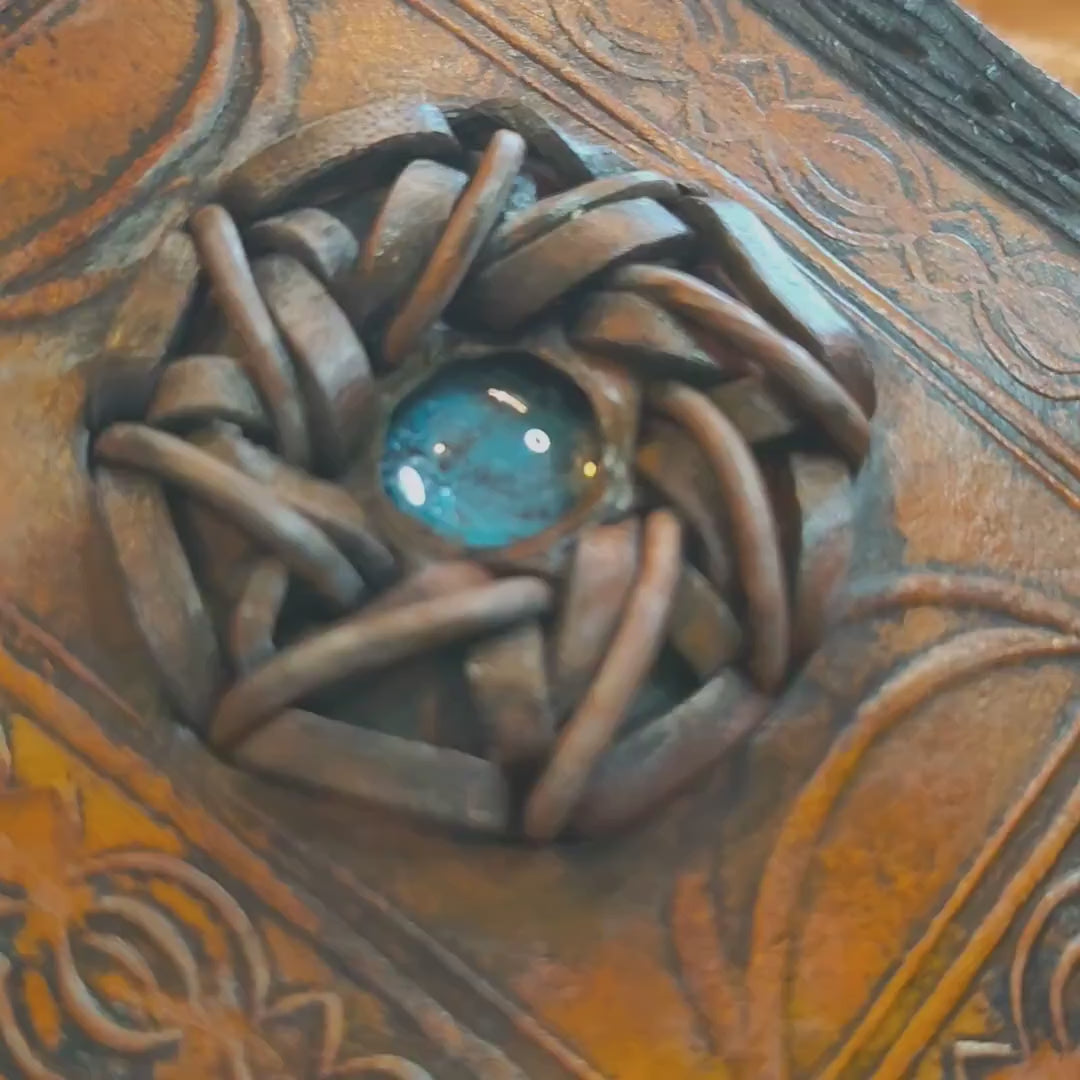 Spell book style wallet - Mystic - Leather wallet.