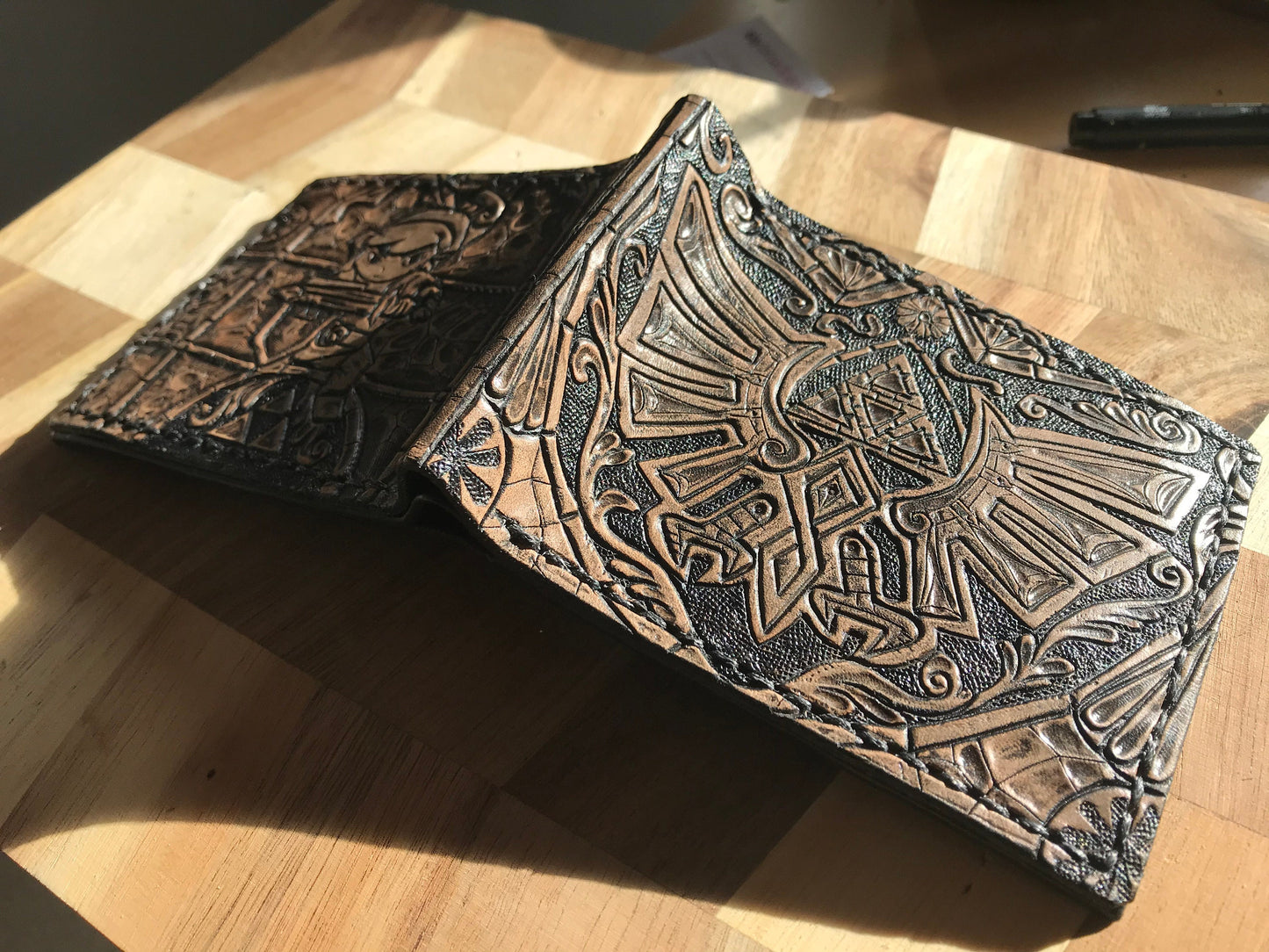 Wind Waker stained glass Hyrule Crest leather wallet- Brown colour - Leather Bifold Wallet - Handcrafted Legend of Zelda Wallet -