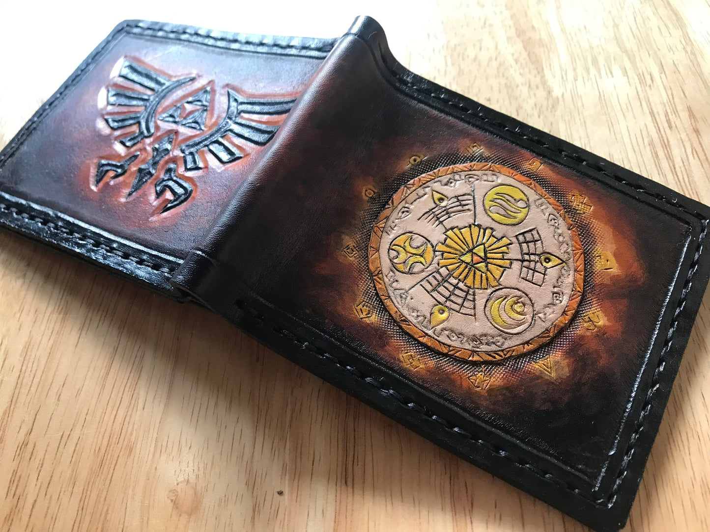Hyrule Historia leather wallet- Leather Bifold Wallet - Geek Leather Gift - Handcrafted Legend of Zelda Wallet - Link Wallet