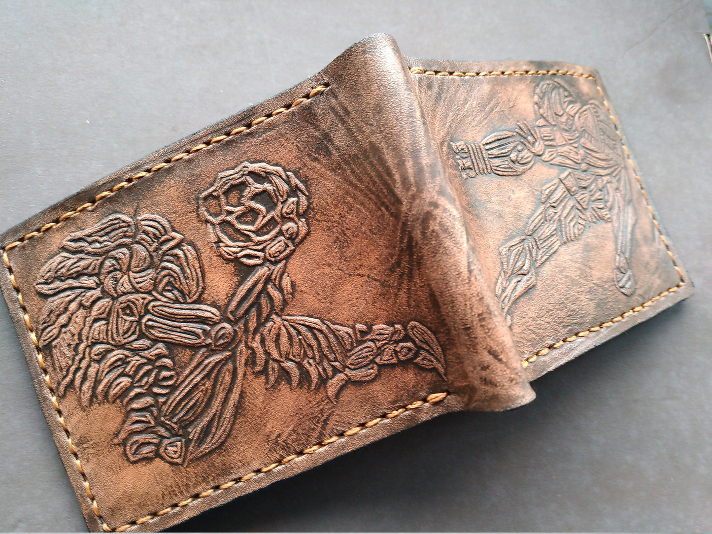 Samus and Ancient Chozo - brown- Leather Bifold Wallet - Handcrafted Wallet -