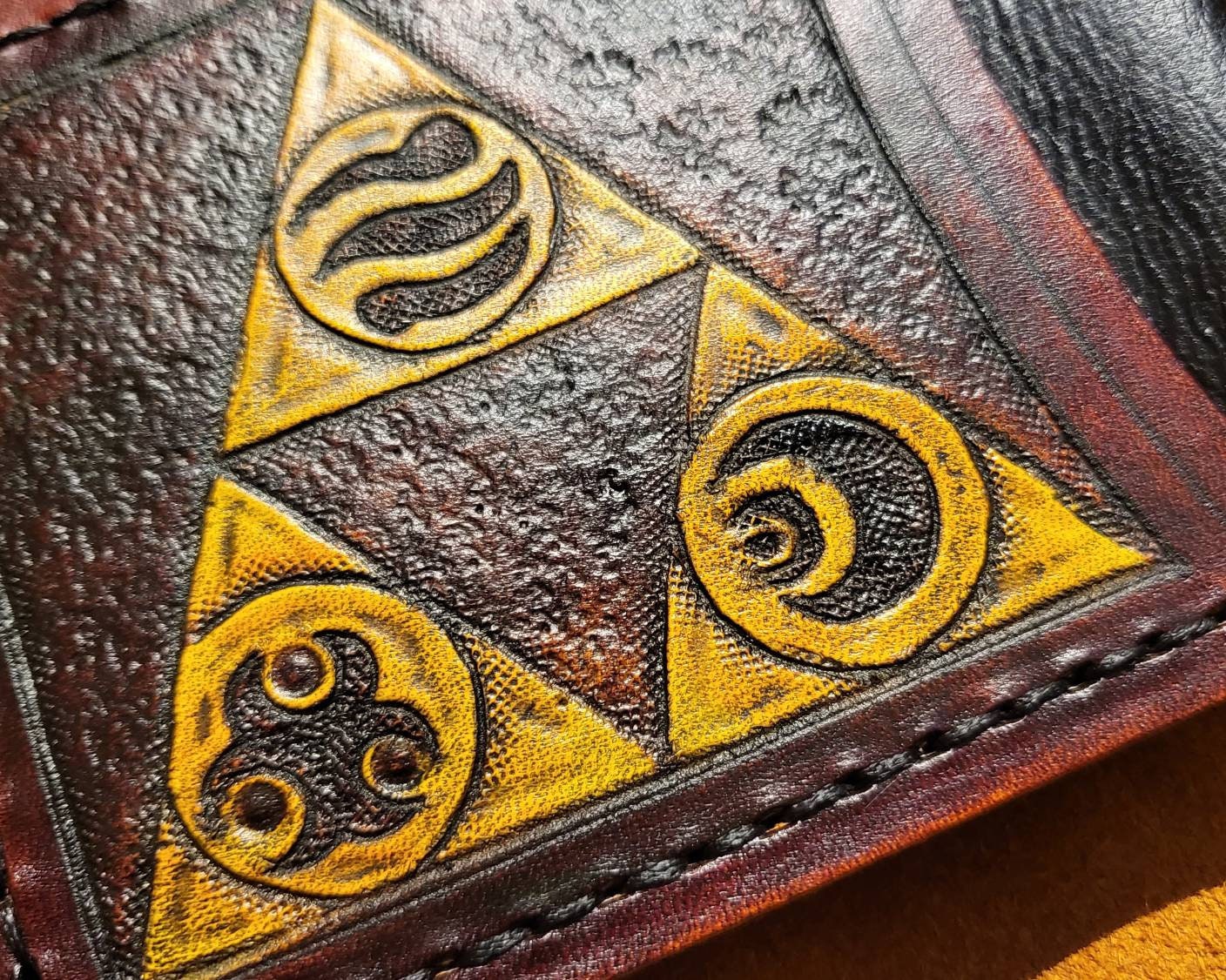 Triforce Pearls leather wallet- Dark Brown and ivory colour - Leather Bifold Wallet - Handcrafted Legend of Zelda Wallet - Link Wallet