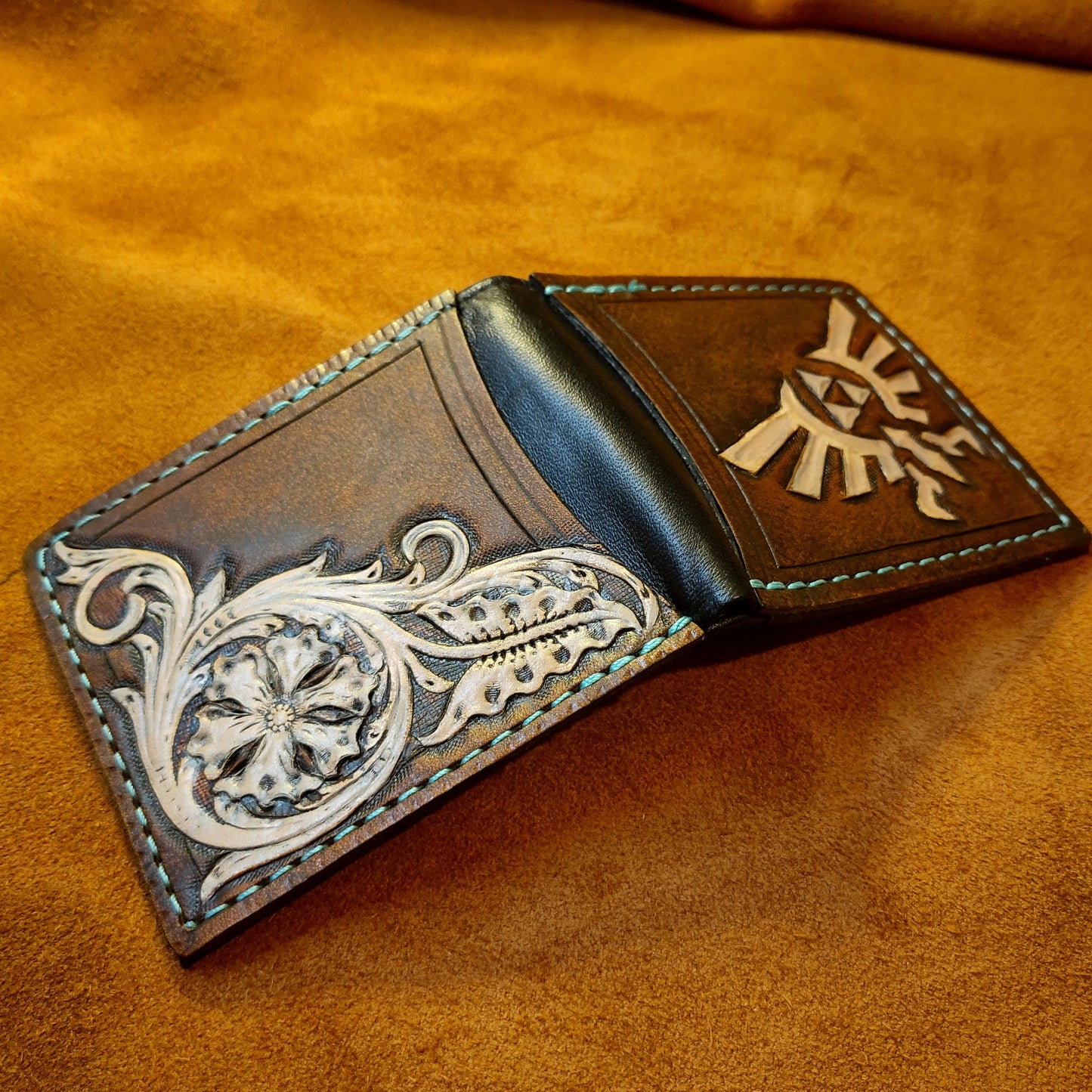 Hyrule Crest leather wallet- filagree version - Leather Bifold Wallet - Handcrafted Legend of Zelda Wallet - Link Wallet