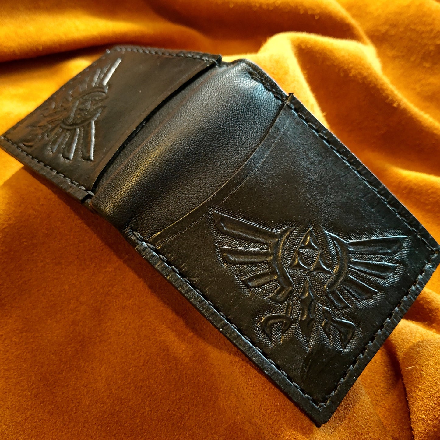 Double Hyrule Crest leather wallet- Leather Bifold Wallet - Handcrafted Legend of Zelda Wallet - Link Wallet